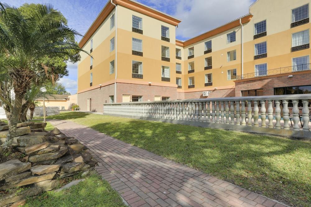 Country Inn & Suites By Radisson, Rj Stadium - Tampa Airport East Exterior photo