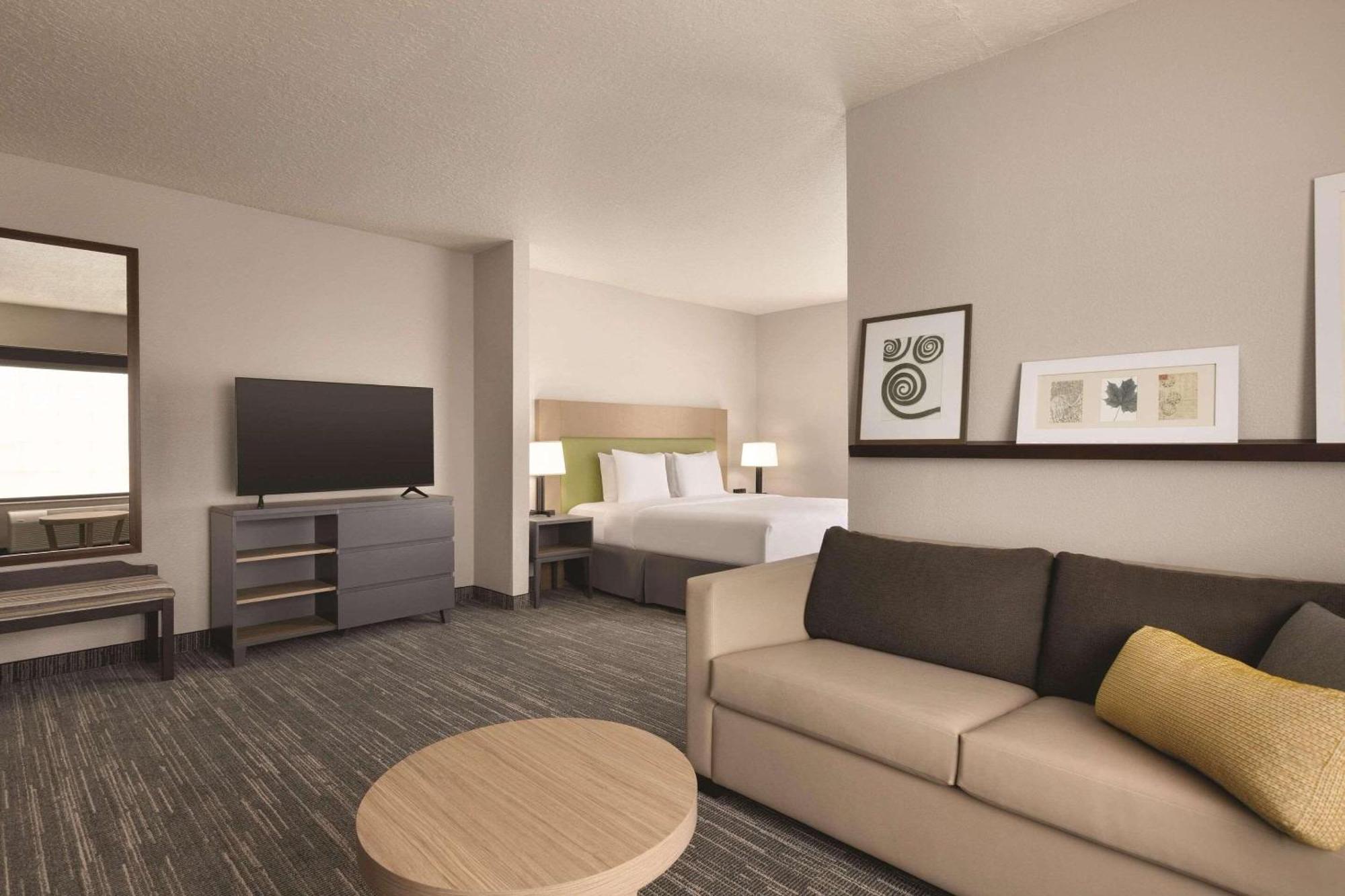 Country Inn & Suites By Radisson, Rj Stadium - Tampa Airport East Exterior photo