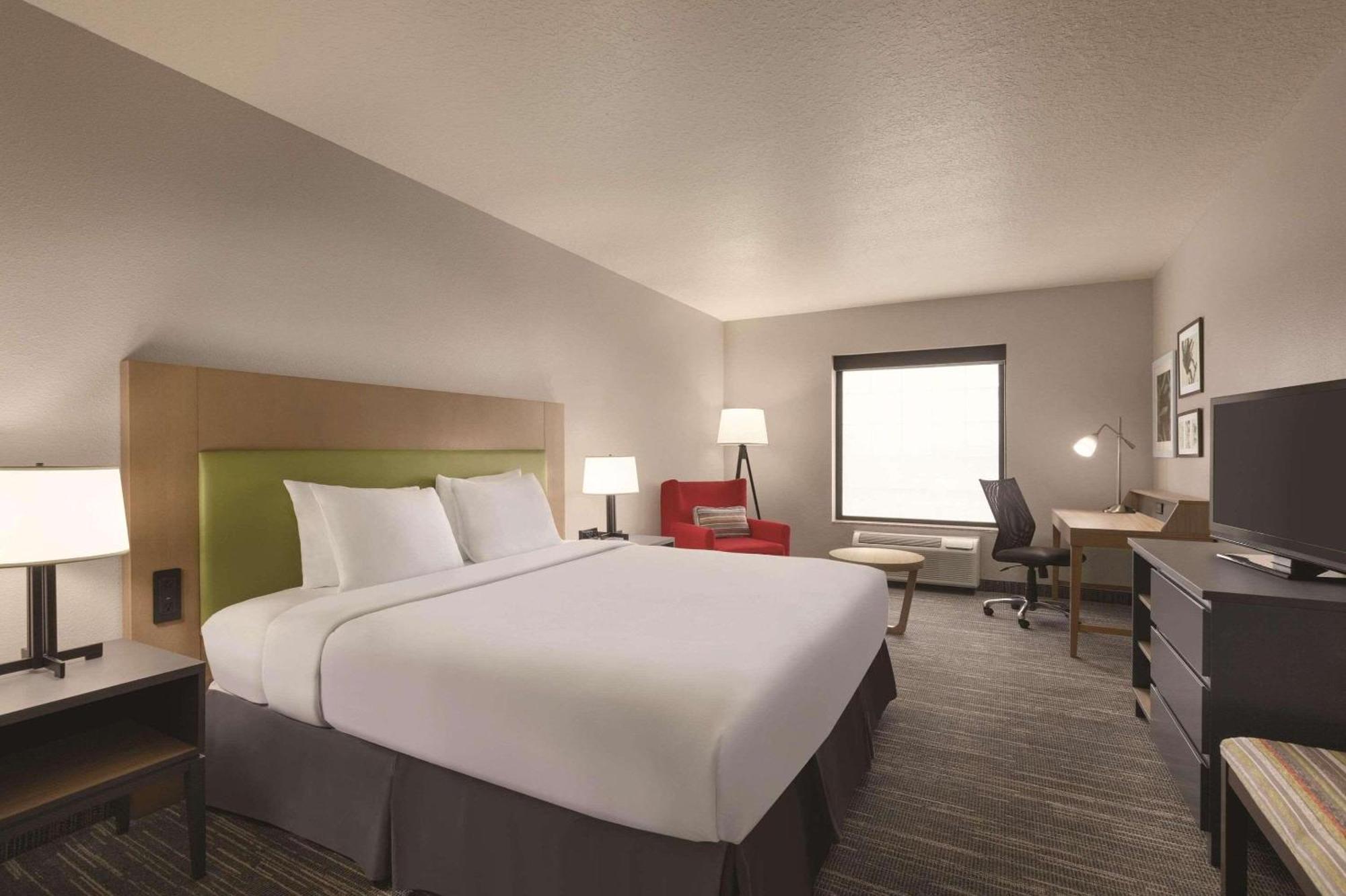 Country Inn & Suites By Radisson, Rj Stadium - Tampa Airport East Exterior photo