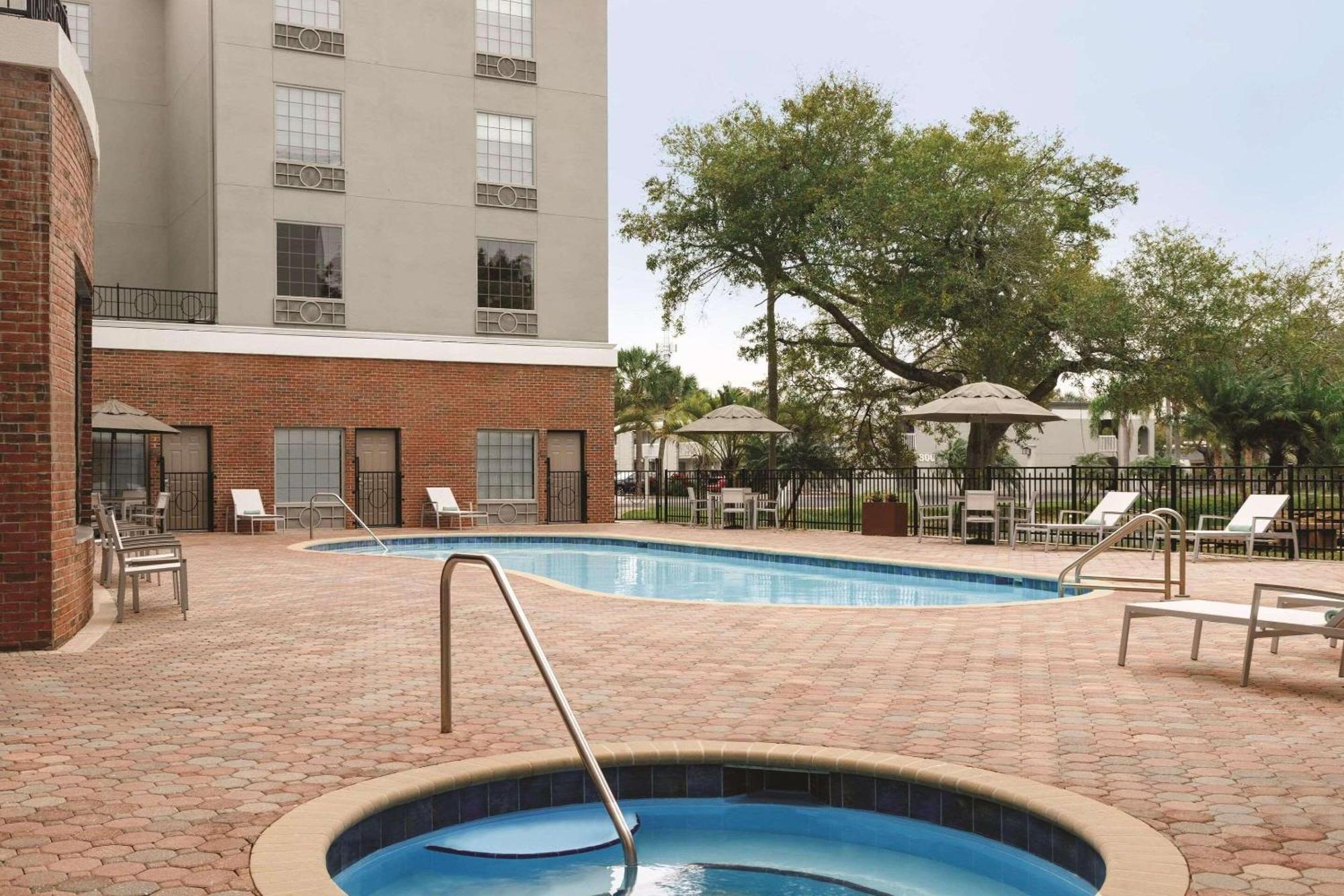 Country Inn & Suites By Radisson, Rj Stadium - Tampa Airport East Exterior photo