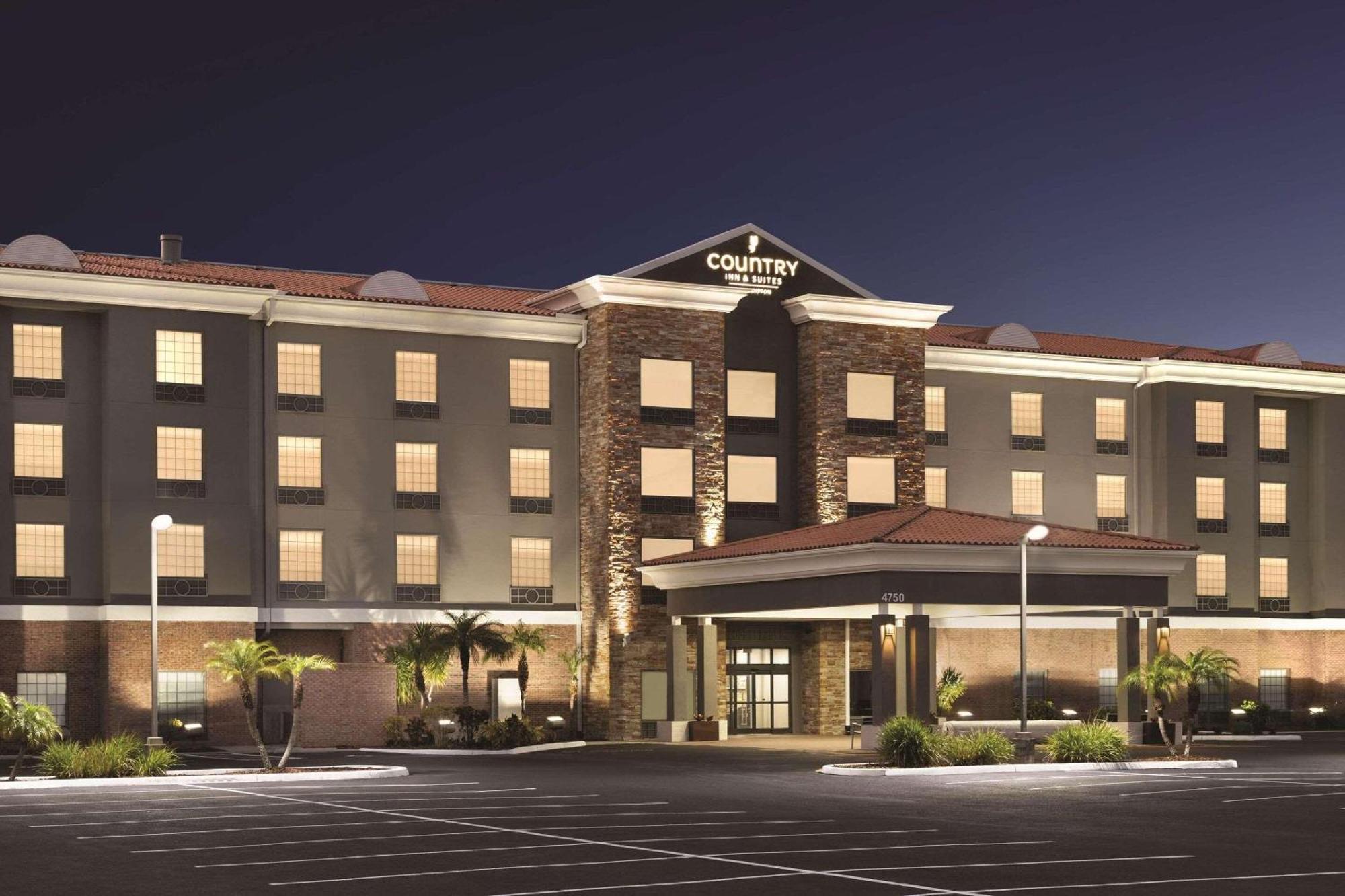 Country Inn & Suites By Radisson, Rj Stadium - Tampa Airport East Exterior photo